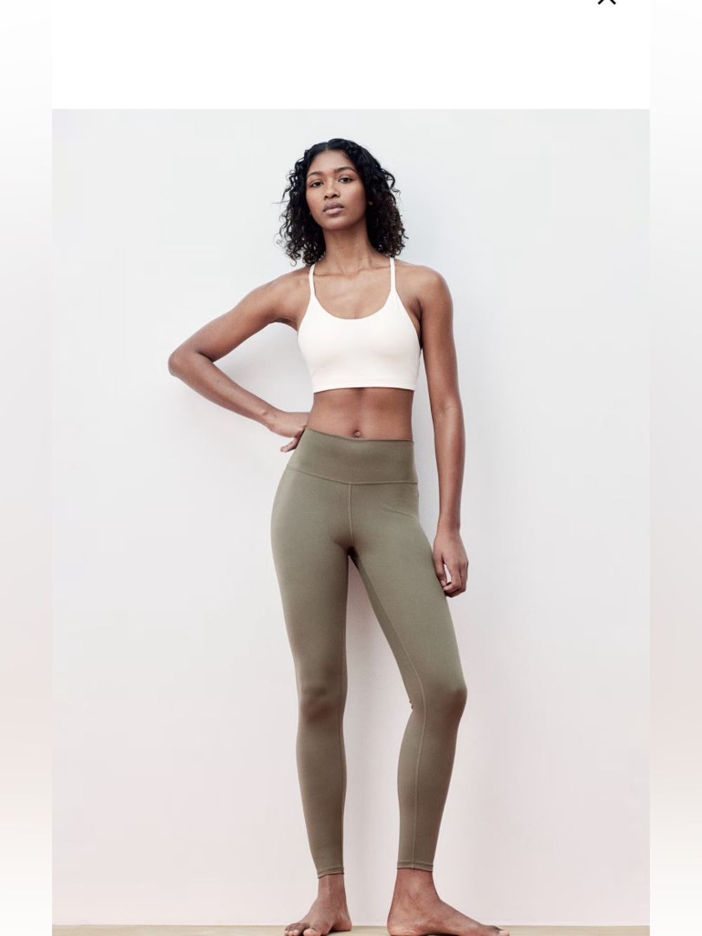 H&M Brand New 
POCKET-DETAIL SPORTS LEGGINGS WITH DRYMOVE™